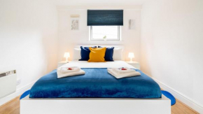 Contemporary 1-Bed City-Centre Apartment with Private Parking